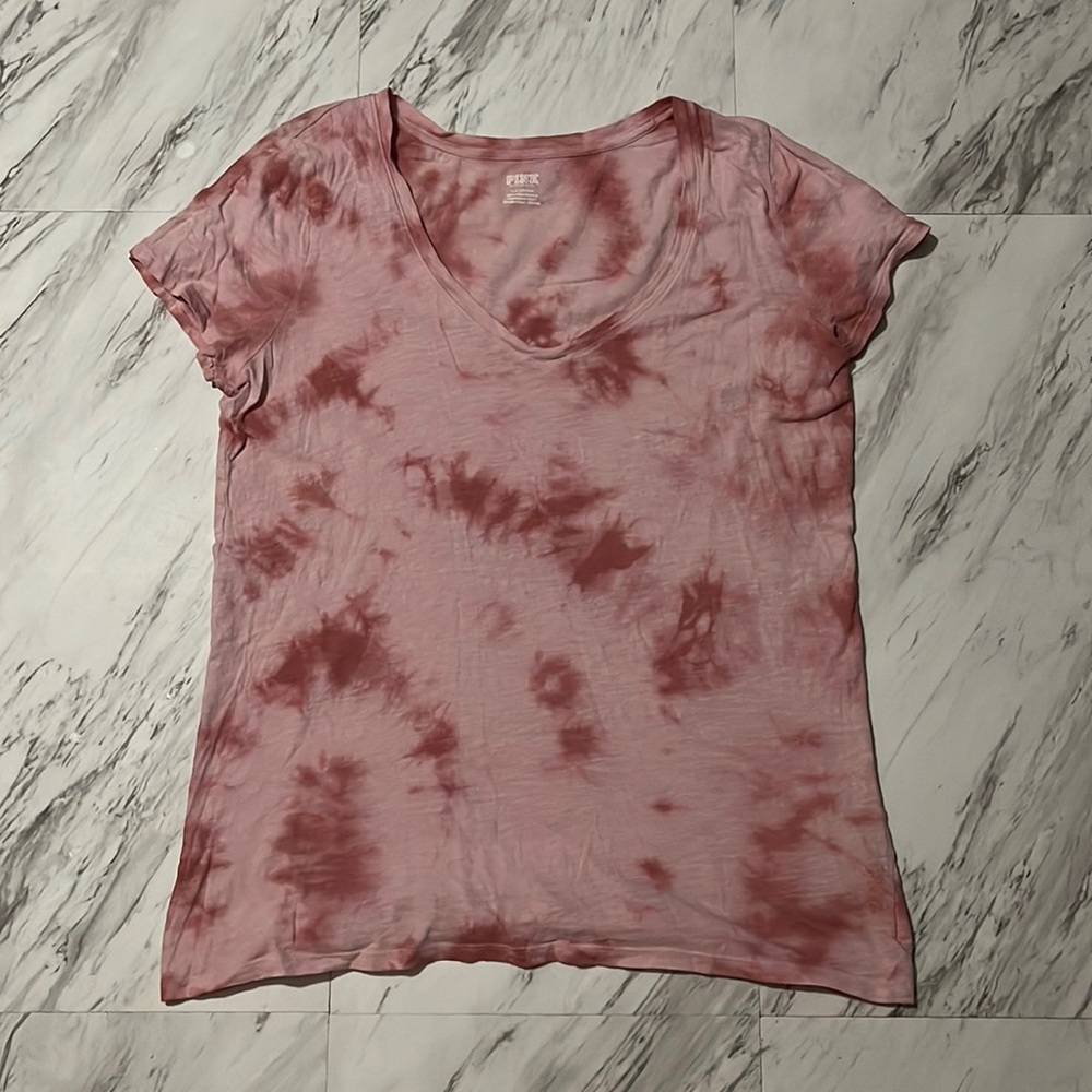 Women’s v-neck PINK T-shirt